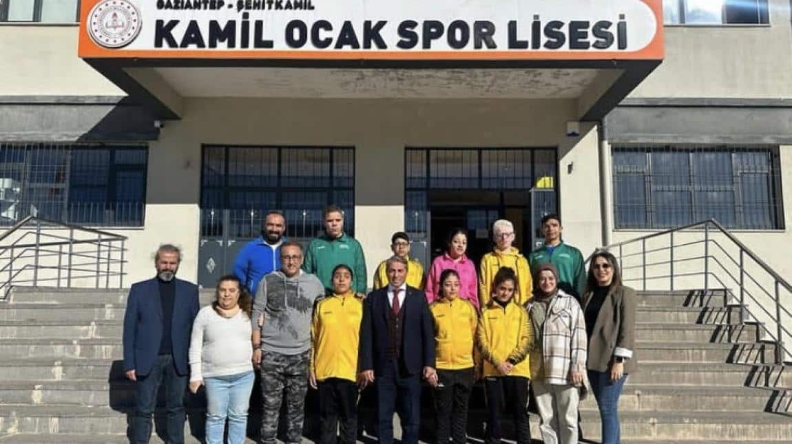 Kamil Ocak Spor Lisesine Gezi...